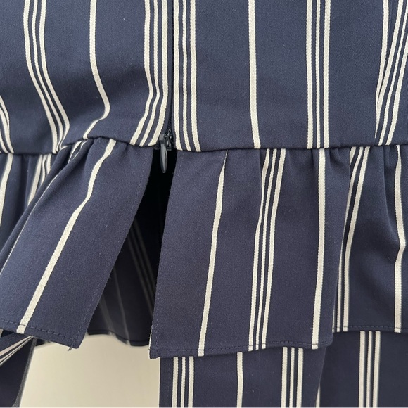 Gianni Bini V-Neck Tiered Ruffled Top | size 8 - Picture 5 of 13